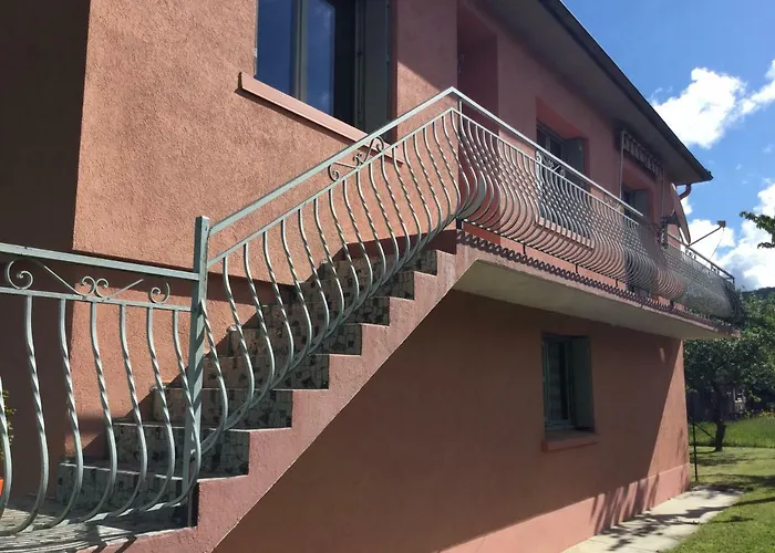 Independant Dans Corisande Баньер-де-Бигор