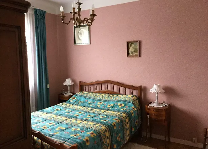 Independant Dans Corisande アパート