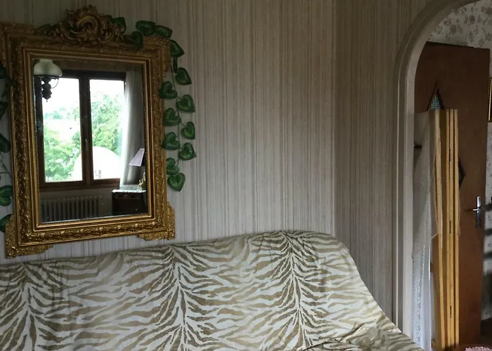 Independant Dans Corisande アパート